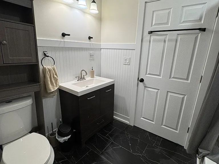 220 W Buena Vis — Photo 8