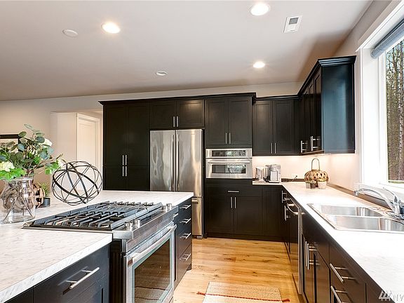 4th image of 18611 145th St E