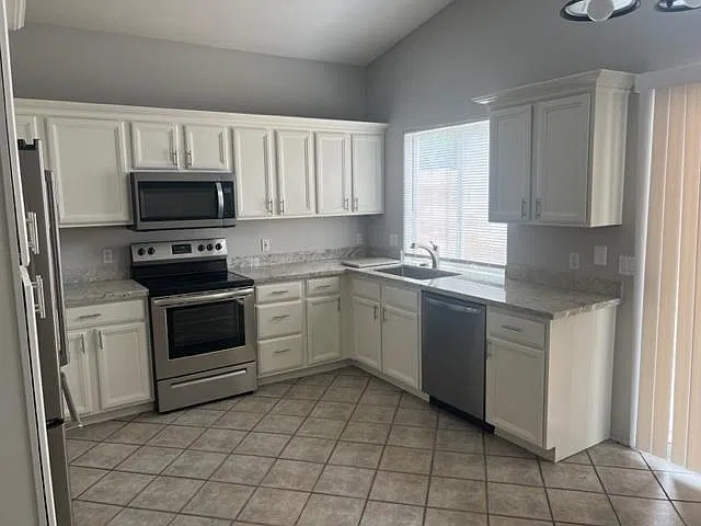 3 bed, 1488 sqft, $2,300 — Photo 1