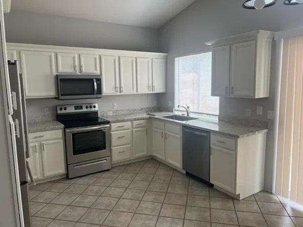 2120 E Helena Dr, Phoenix, AZ 85022