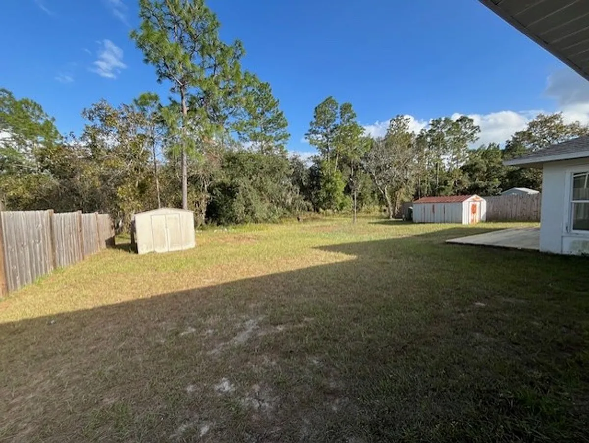 Building Photo - 27 Fir Dr