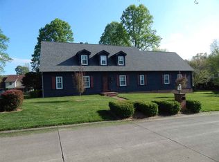 3518 Wellington Dr, Hurricane, WV 25526