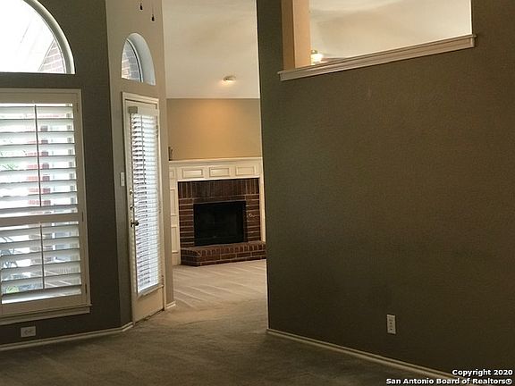4th image of 5811 Creekway