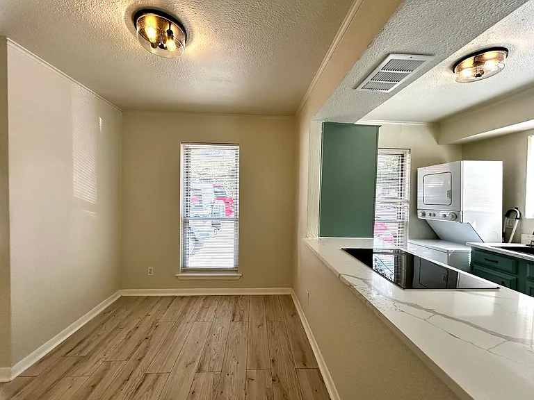 1005 W Martin Luther King Jr Blvd #B — Photo 15