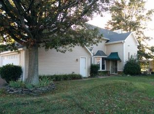 1109 Hunters Lake Dr, Cordova, TN 38018