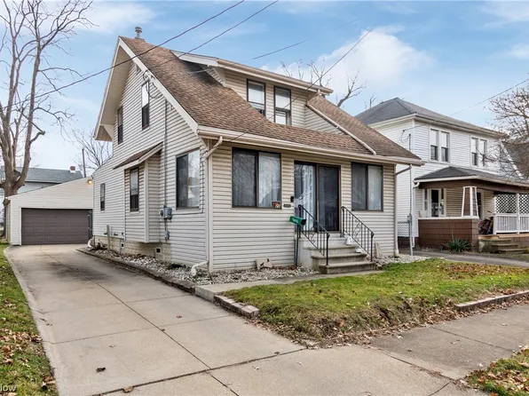 25 Carlton Dr, Akron, OH 44312