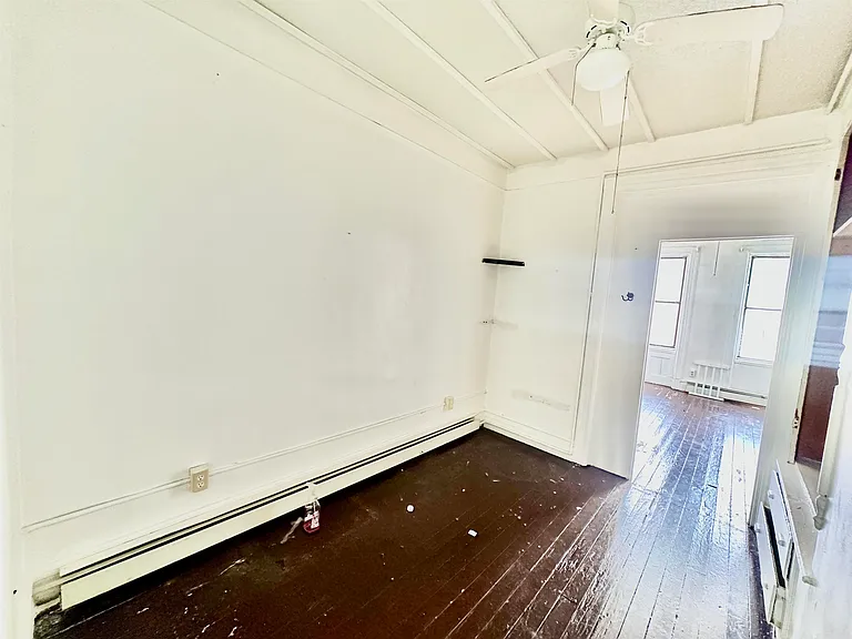 319 8th St #3R — Photo 2