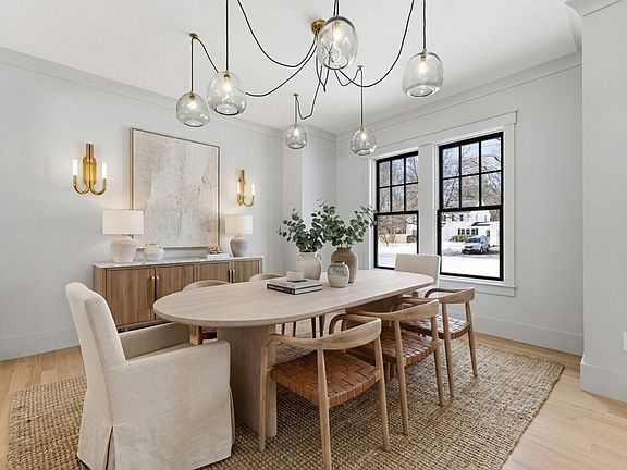 3rd image of 51 Revolutionary Rd