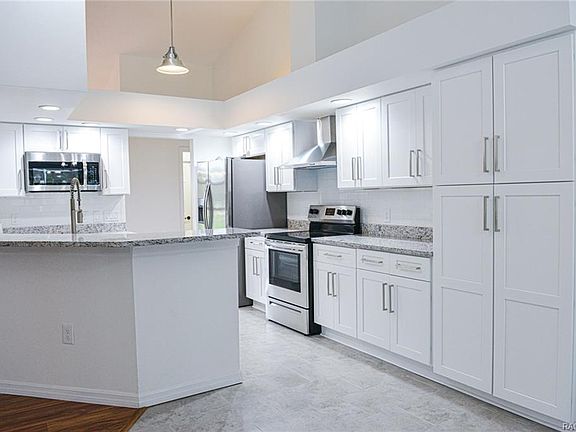 4th image of 598 E Epsom Ct