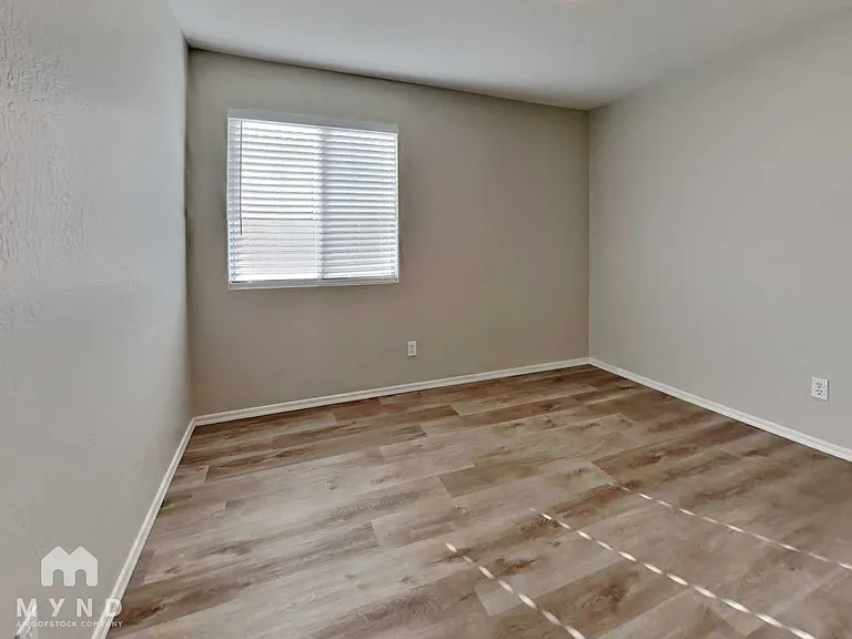 1045 W Todd Dr — Photo 15