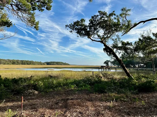 99 Marsh Ct, Fernandina Beach, FL 32034