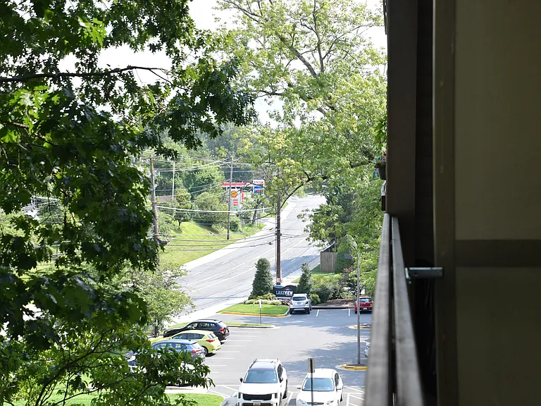 10300 Westlake Dr #301 — Photo 24