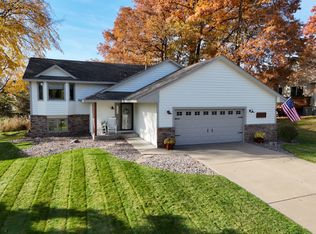 5915 Yucca Ln N, Plymouth, MN 55446