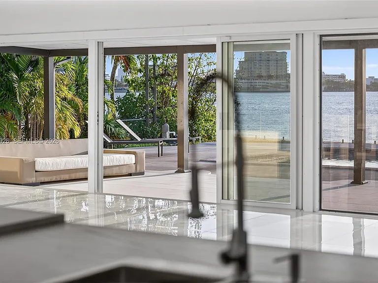 1101 S Shore Dr #1 — Photo 42