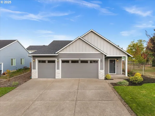 730 E Camellia St, Yamhill, OR 97148