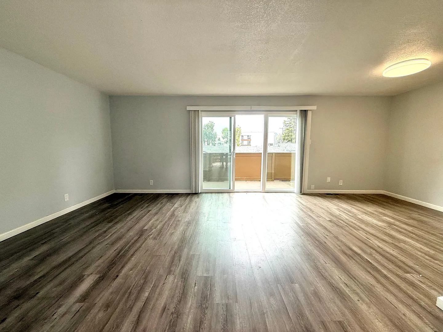 Flores 2660 — Photo 1