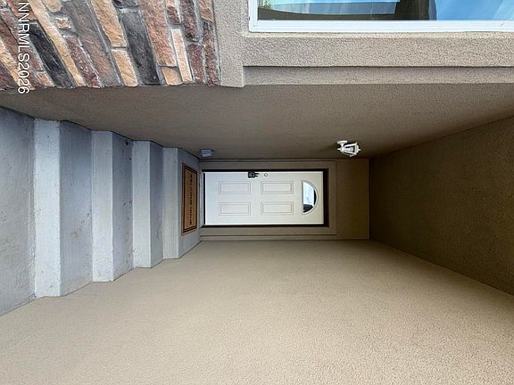 4th image of 584 Wedge Ln
