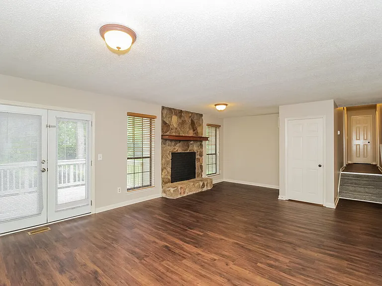 3240 Beaver Dr — Photo 5