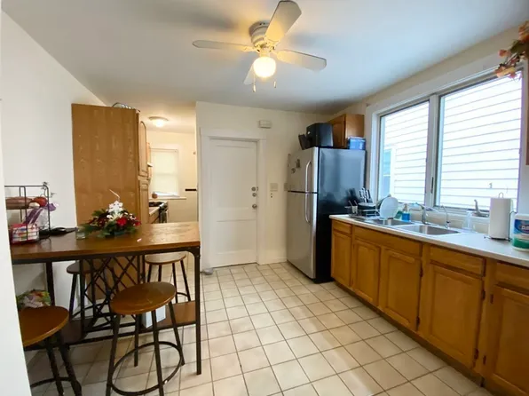 11 Romsey St #3, Boston, MA 02125