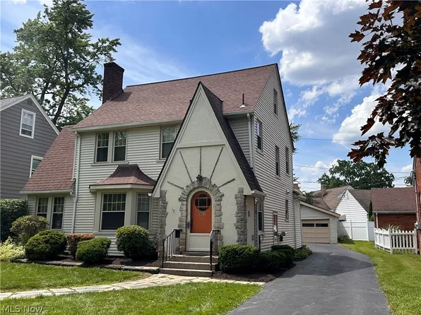 417 Butler Rd NE, Warren, OH 44483