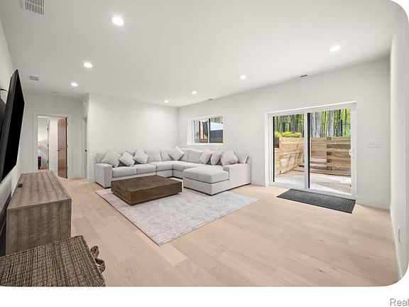 3rd image of 9617 Community Hall Rd