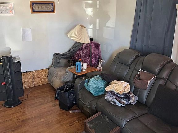 3rd image of 216 N Logan St