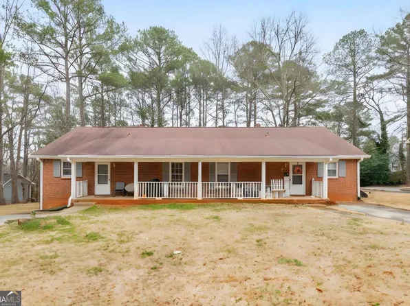 145 Hunters Ln, Fayetteville, GA 30215