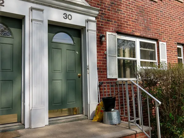 30B Carolyn Ter, Roselle, NJ 07203