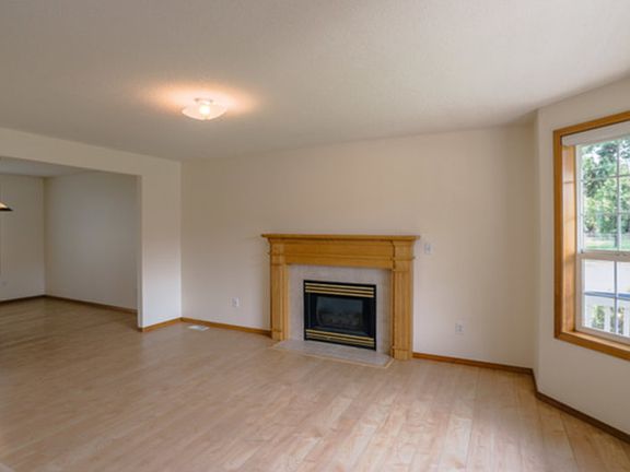 4th image of 11808 NE 29th St
