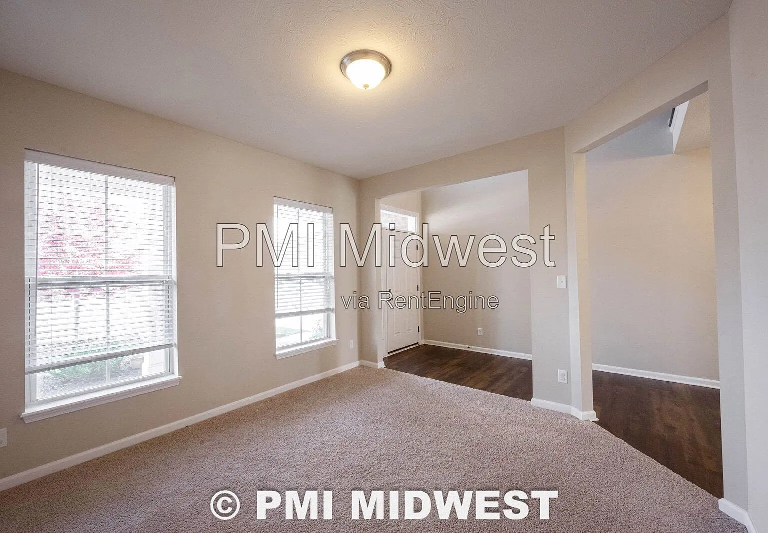 4 bed, 2.5 bath, 3274 sqft, $2,500 — Photo 4