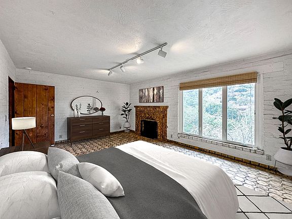 2nd image of 19532 Natoma Oaks Ln