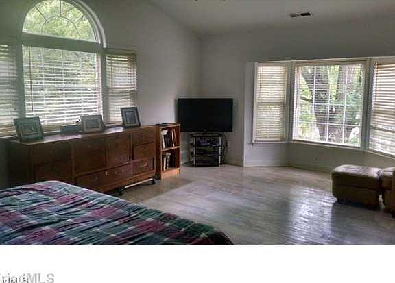 4th image of 629 Cloister Dr