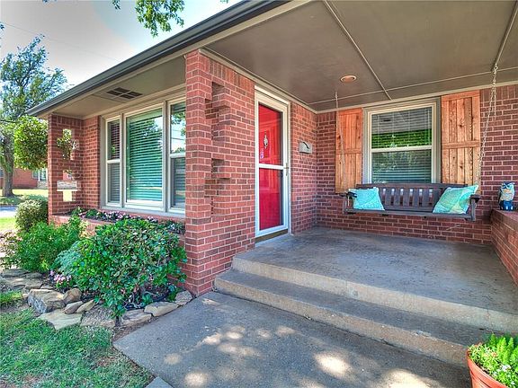 3rd image of 2533 Huntleigh Dr