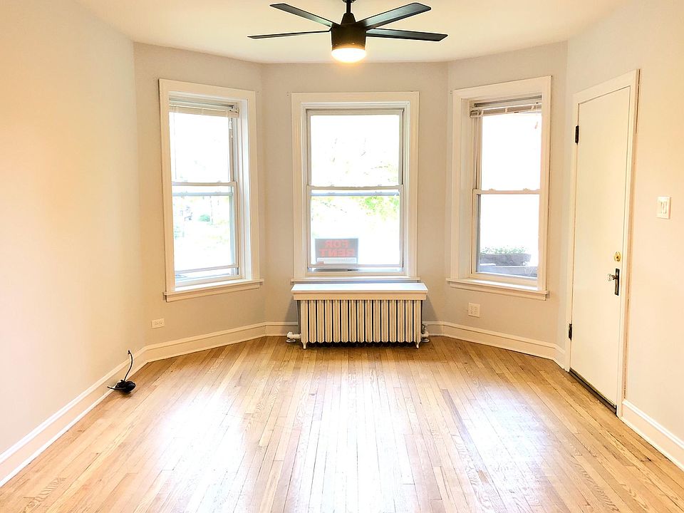 Living Room (empty)