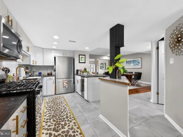 1411 Chanticleer, Cherry Hill, NJ 08003