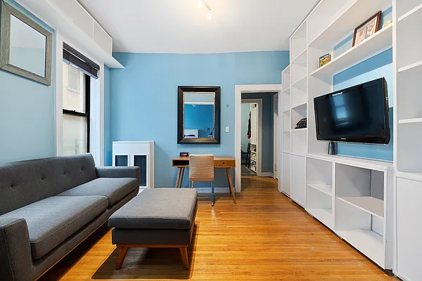 Sold by Bank Neary | media 1