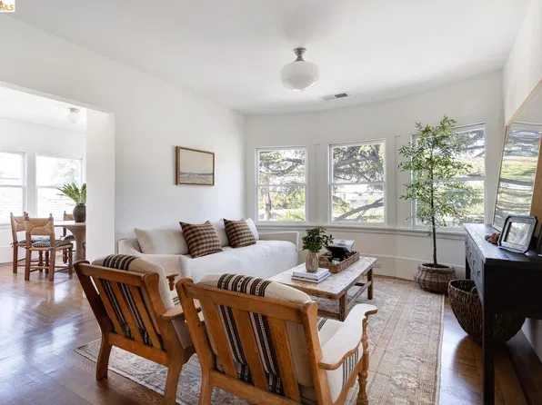 4132 Manila Ave, Oakland, CA 94609
