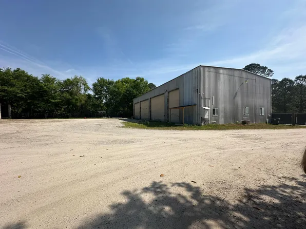 420 Horseshoe Rd, Moncks Corner, SC 29461