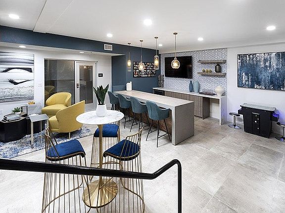 5th image of 453 13th St APT 130