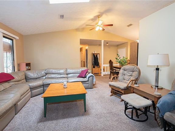 4th image of 772 Brandlwood Way