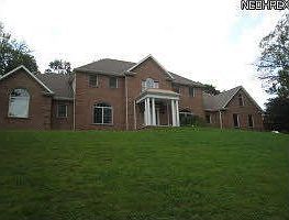 3rd image of 894 Park Blvd E