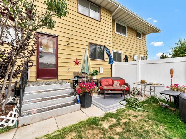 219 Ross Glen Dr SE, Medicine Hat, AB T1B 1N7