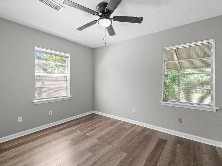 5242 Greylog Dr — Photo 17