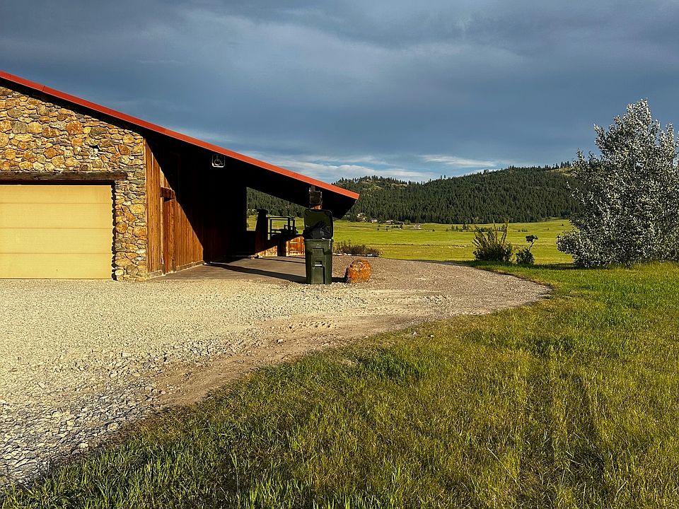 Carport and entry