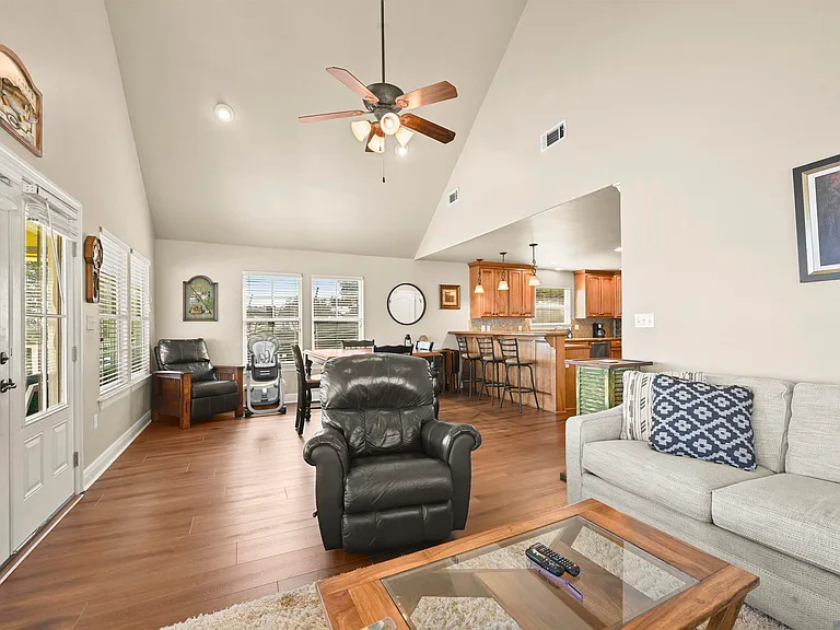 6852 False River Rd — Photo 5