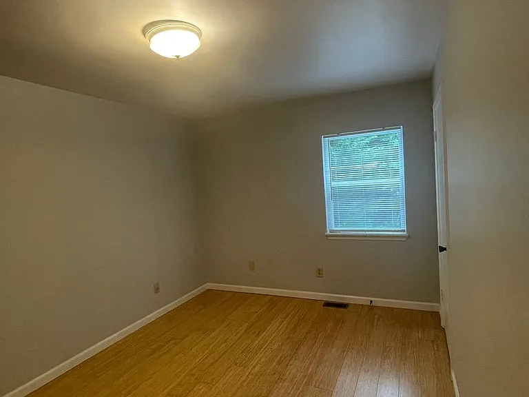 8006 Briardale Dr — Photo 11