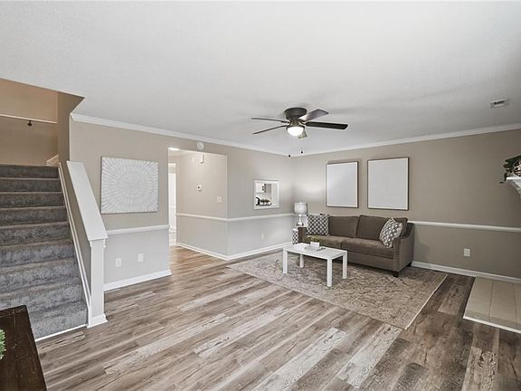 4th image of 25 Corwin Cir