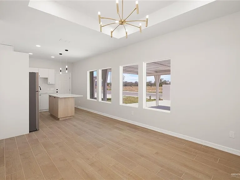 1208 N Aryana Ave — Photo 5