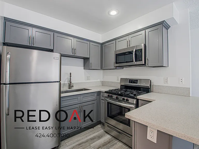 10257 Western Ave #G — Photo 2