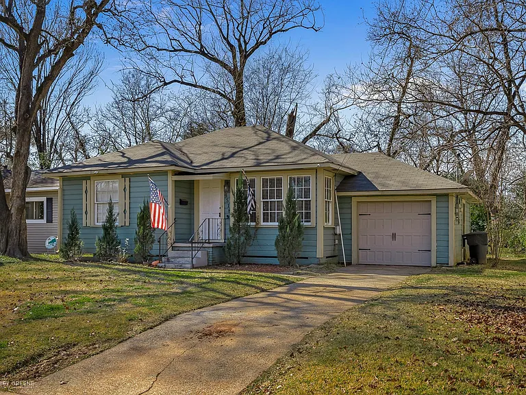 4518 Finley Dr — Photo 2